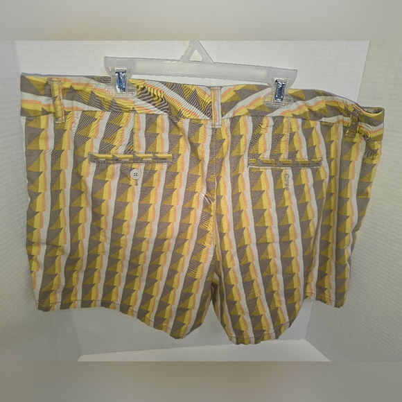 Gap Hadley Shorts - Picture 3 of 3